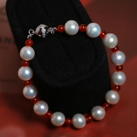 珍珠+玛瑙 精致冬日浪漫风 珠子te极光 微瑕 品质非常好 有点瑕疵在这个珠光下可以忽略 7-8mm 玛瑙4-5mm 商品图0