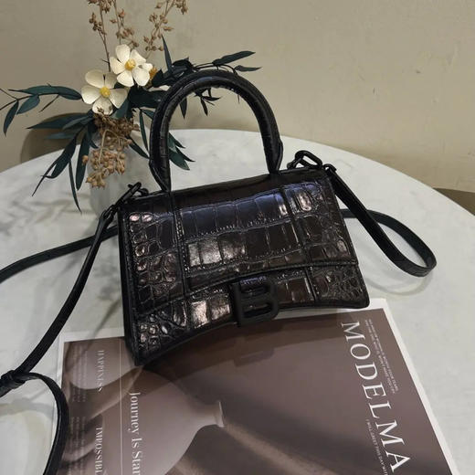 巴黎世家 xs号 soblack  鳄鱼压纹 牛皮 沙漏包 商品图0