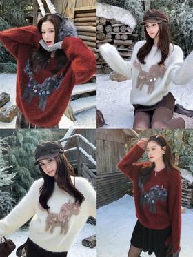 【手缝亮片长毛小马嵌花圆领毛衣】羊驼羊毛面料+彩色的毛绒+炫彩亮片+闪钻的装饰，让这件毛衣更有细节感WD