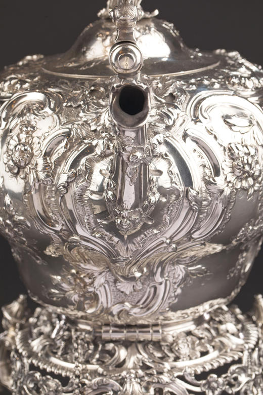 独角鹿西洋古董18世纪中期英国William Grundy银器制作工坊出品Chinoiserie中国风东方人物主题纯银精雕温水壶 商品图10