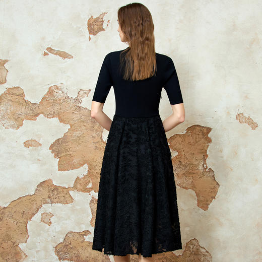 EITIE爱特爱气质新中式立领盘扣显瘦黑色连衣裙2025春季新款8107803 商品图4