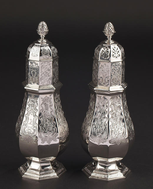 独角鹿西洋古董18世纪末英国顶级银坊Edward Barnard & Sons出品花叶神鸟及家族纹章主题纯银精雕调味罐及水晶酒壶套组 商品图6