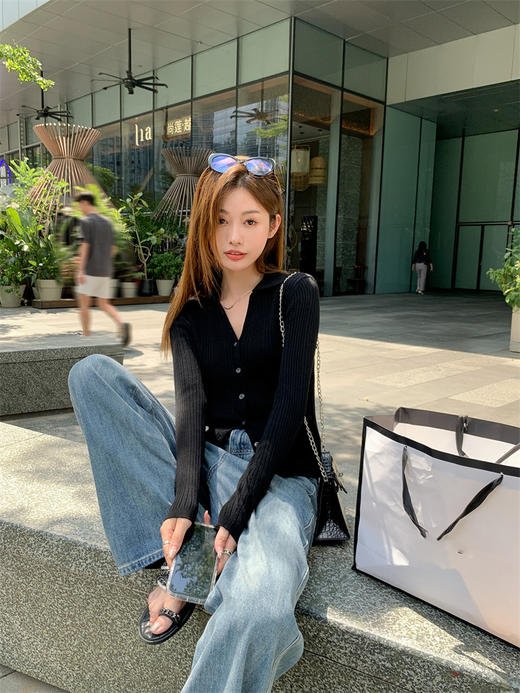 <曾小咸推荐>【小岛云烟】4色毛织系扣上衣 商品图11