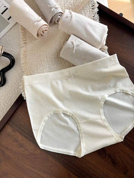 无缝女士内裤中腰抑菌底裆高弹无痕透气女士三角裤8833 商品图1