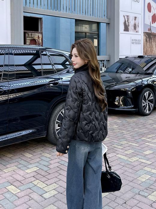 伯妮斯茵 | 温柔小香风 针织翻领短款羽绒服 菱形绗缝工艺 轻盈保暖 日常通勤款  SZ6R29 漆黑色 商品图3