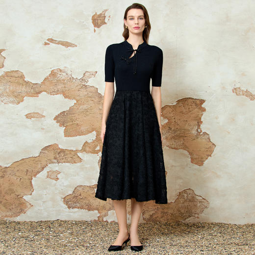 EITIE爱特爱气质新中式立领盘扣显瘦黑色连衣裙2025春季新款8107803 商品图1