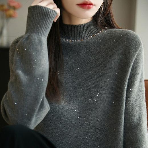 「自」全新升级【铂金会员146/天猫189/差价43】(20026)洛诗琳钉珠半高领针织衫2025冬季新款时尚亮片宽松针织毛衣 商品图3
