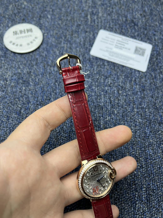 AF卡地亚蓝气球系列 中号33mm 新款蓝气球钻面 玫金钻圈款 罗马面 女士腕表 商品图7