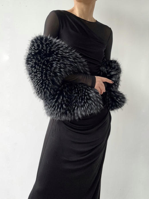 Running Closet｜环保毛大围巾 [ 米 / 黑 仿皮草 ] 【LCM】 商品图3