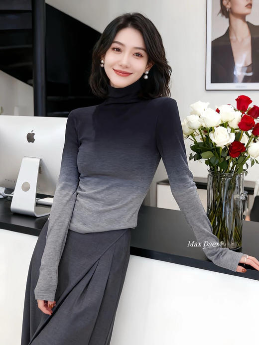 冷艳渐变高领堆堆领针织羊毛针织混纺打底衫 商品图1