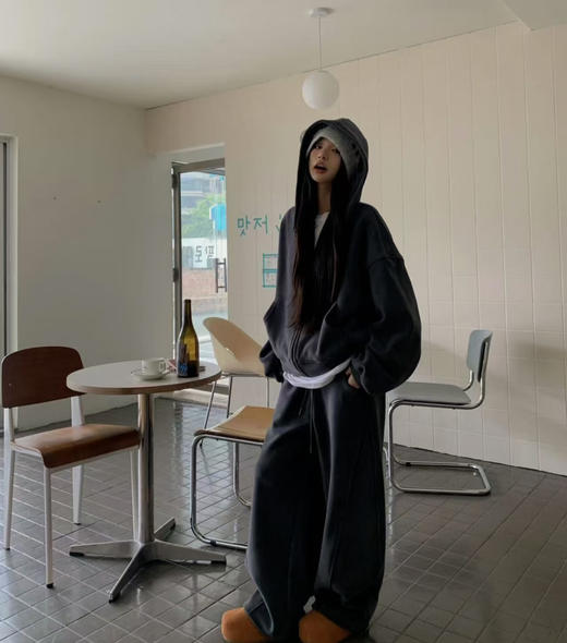 老米优品🎈自留款！超有范的懒人套装！《加厚双面绒连帽拉链外套+小直筒阔腿裤》高级灰，巨显瘦洋气！厚实保暖~ TZ251210A 商品图10