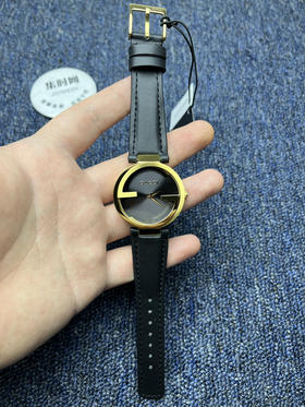 古驰双G 女士腕表 表径37mm 这款手表的特色就是表壳设计