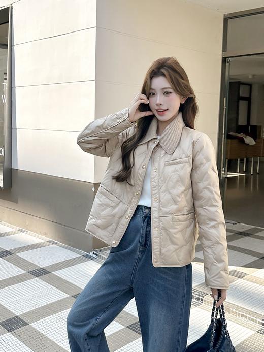 伯妮斯茵 | 温柔小香风 针织翻领短款羽绒服 菱形绗缝工艺 轻盈保暖 日常通勤款  SZ6R29  卡其色 商品图3