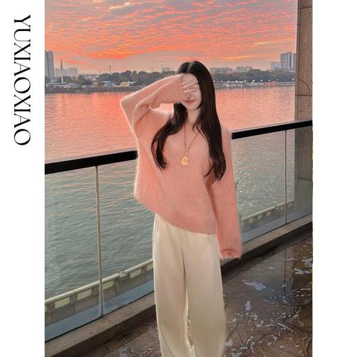 余潇潇【暮光私语】蓬松柔软马海毛羊驼毛羊毛混纺圆领慵懒落肩毛衣 商品图2