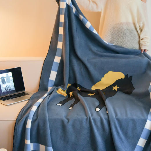 马年限定！仿羊毛绒秋冬多功能毯 沙发盖毯午睡毯披肩毯床尾毯飘窗毯床尾毯 新年新居礼物 商品图5