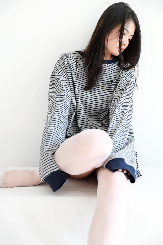 港风条纹tee，胸口小横标。法式宽松圆领套头情侣全棉长袖C122566 商品图10