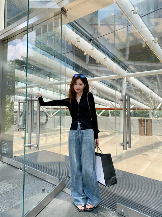 <曾小咸推荐>【小岛云烟】4色毛织系扣上衣 商品图12