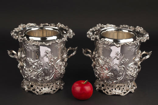 独角鹿西洋古董19世纪初英国顶级银坊Edward Barnard & Sons出品路易十五风格繁华卷叶主题纯银精雕冰酒桶一对 商品图1