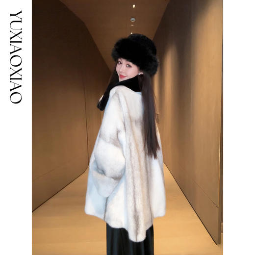 余潇潇【新贵印象】轻奢短二本色水貂毛腰身袖口抽绳V领皮草外套 商品图4