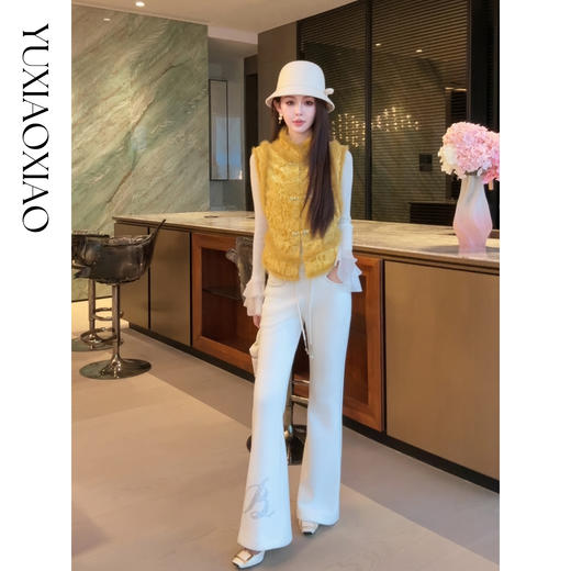 余潇潇【金玉满堂】立体盘花亮丝亮片充90羽绒拼水貂毛国风马甲 商品图2