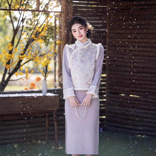 MYJ 13451中式气质改良毛领提花斜襟马甲汉服斜襟立领刺绣旗袍两件套 商品图0
