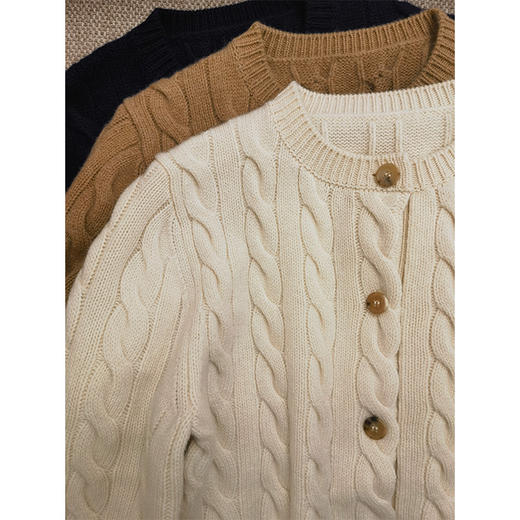 【贝拉推荐】伦敦桥 意大利纱线纽花绳开衫 90%羊毛10%羊绒 经典法式复古 净重450g厚实保 商品图6