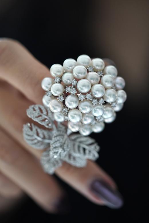 大绣球珍珠胸花 商品图3