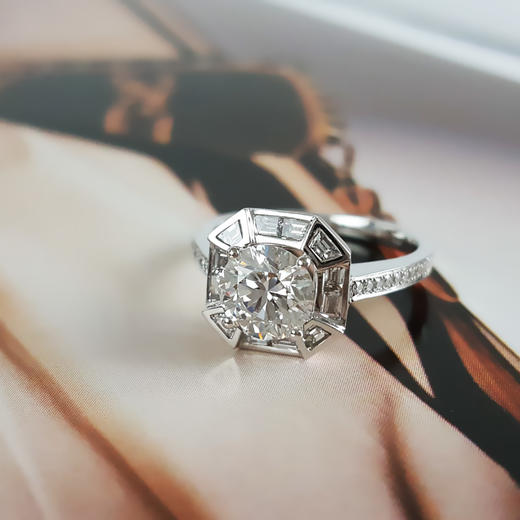 AU750白金经典时尚八角围镶款1.19克拉钻石戒指13号（戒圈可改） 231225NJS63 商品图4