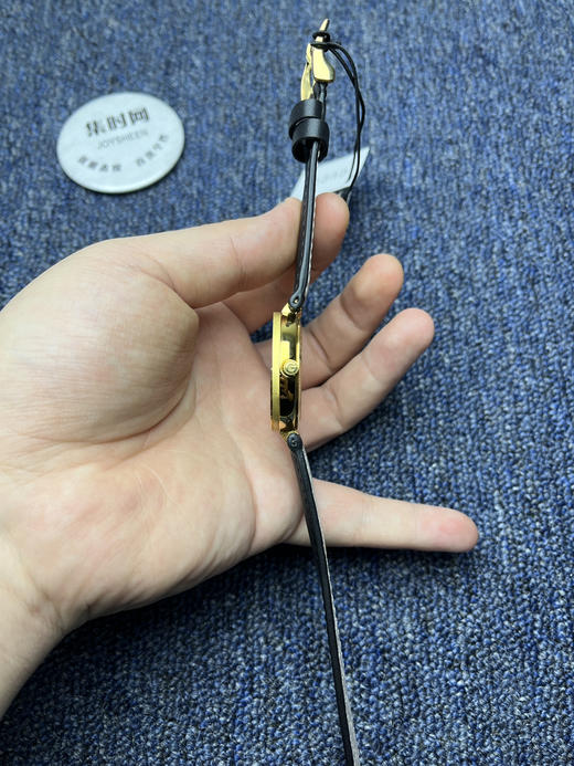 古驰双G 女士腕表 表径37mm 这款手表的特色就是表壳设计 商品图5