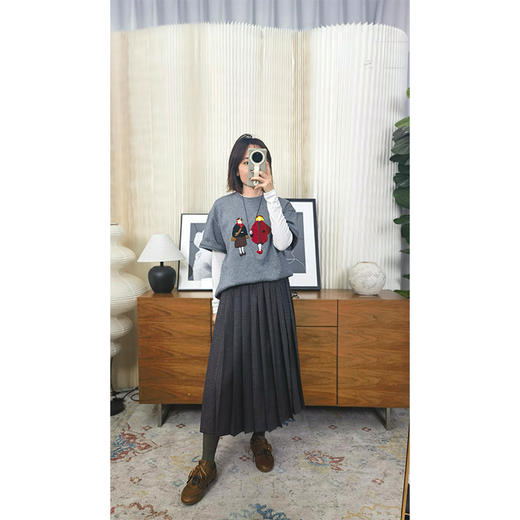 【贝拉推荐】夜间咖啡馆 文艺深灰小格纹百褶裙 精纺羊毛显瘦百搭 橡筋松紧腰头 商品图3