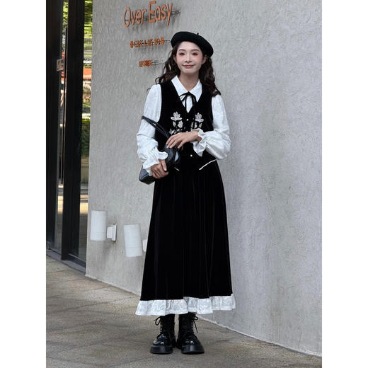 两三事花园夜曲2025冬新款新中式绣花马夹半身裙两件套女时尚套装 商品图1