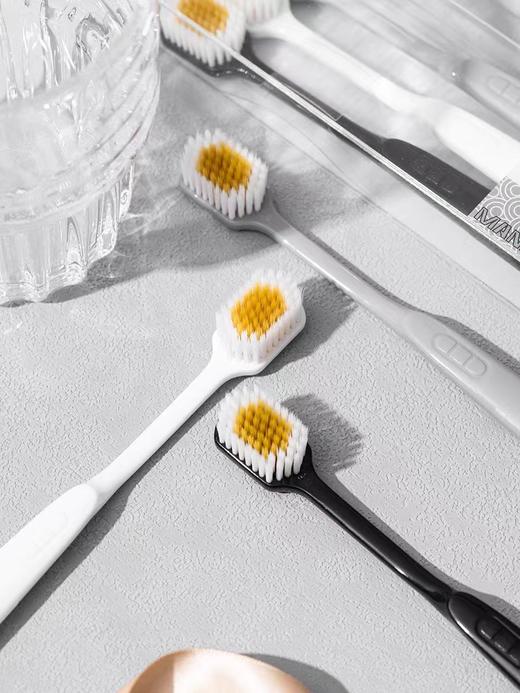 【春上新】9楼母婴生活馆     日式GOLD软毛65孔大头牙刷3支装   活动价：12.8元3支   22元/6支  38元/12支 商品图3