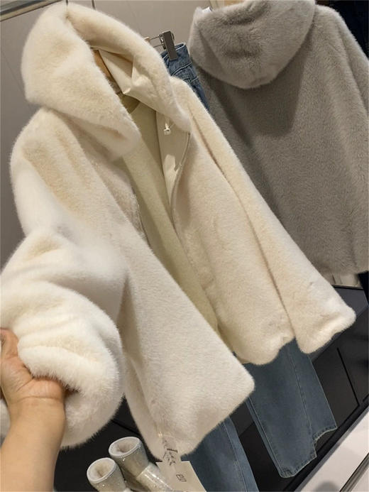 🌸【外贸尾单】仿貂绒一体连帽外套 ：💕一件过冬闭眼冲❄️毛毛外套一件抵俩❗️ 内里高品质厚绒暖糯亲肤➕外层三防耐脏抗造🔥奶油白/雾霾蓝双色不挑人穿❗️  商品图6