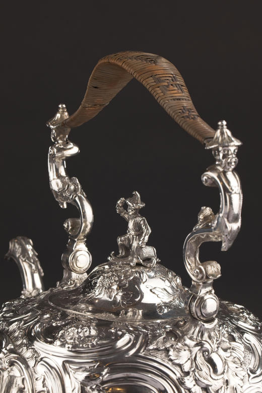 独角鹿西洋古董18世纪中期英国William Grundy银器制作工坊出品Chinoiserie中国风东方人物主题纯银精雕温水壶 商品图7
