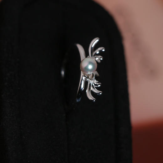 驯鹿戒指，纯银+akoya珍珠，真多麻色，精品akoyaji强光呦。珠子约5mm。 商品图1