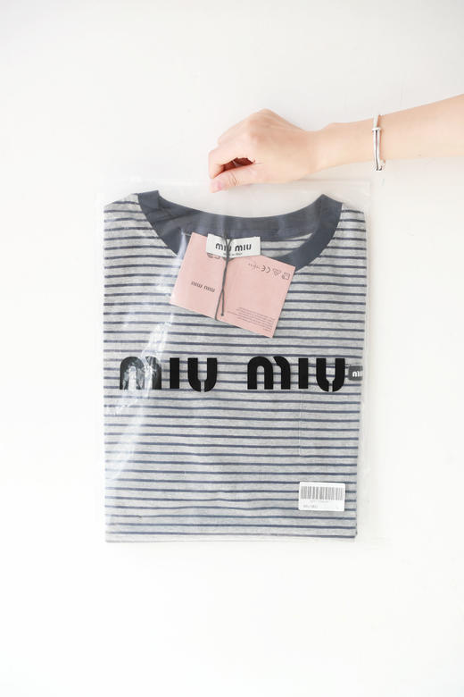 港风条纹tee，胸口小横标。法式宽松圆领套头情侣全棉长袖C122566 商品图11