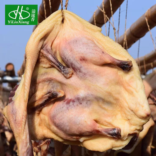 年味暴击‼️鄱阳湖区特产🔥【溢流香桂花板鸭】💰49.9到手一整只板鸭再多送2个大鸭腿❗️到手两斤多‼️腊香醇厚不齁咸！肉质丝丝分明，肥而不腻🤩汤色金黄透亮✨全家滋补 商品图3