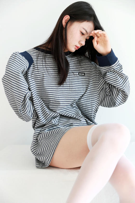 港风条纹tee，胸口小横标。法式宽松圆领套头情侣全棉长袖C122566 商品图8