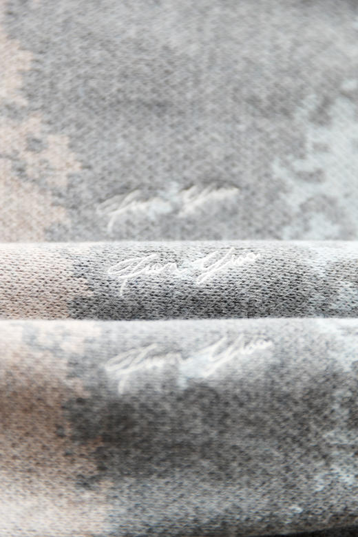 10%山羊绒+90%羊毛，签名款刺绣羊毛衣。山系提花圆领外套C122568 商品图14