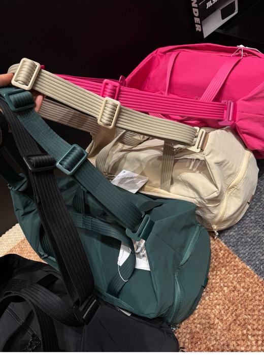 自留。𝐥𝐮🍋最新三合一健身包 𝐠𝐲𝐦 𝐝𝐮𝐟𝐟𝐥𝐞 𝐛𝐚𝐠 男女款 商品图5