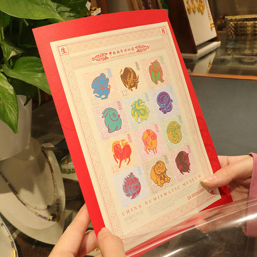 热卖中！！【中国邮政曹操主题邮局&北京邮票厂&中国钱币博物馆】2026丙午马年纪念套组（马年生肖纪念券+十二生肖藏书票+生肖马明信片） 十连号含999足金1mg 商品图4