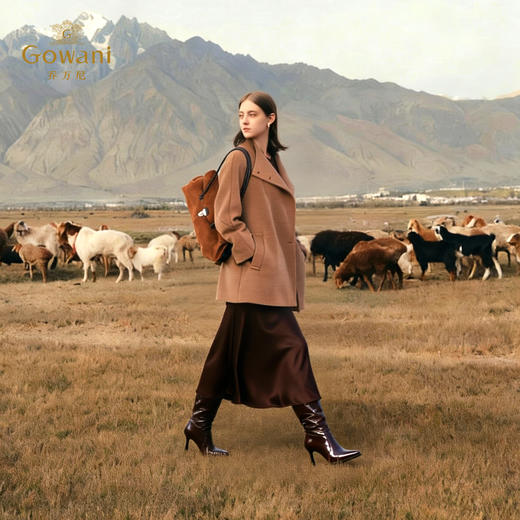 乔万尼2025新品冬装收腰复古斜门襟设计感羊毛大衣ED4A751 商品图3