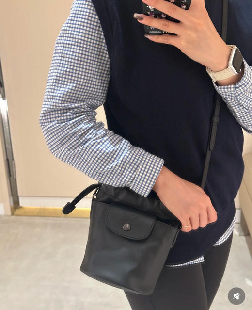 直发 原厂头层牛皮 特价款，珑骧新款小水桶包包 商品图8