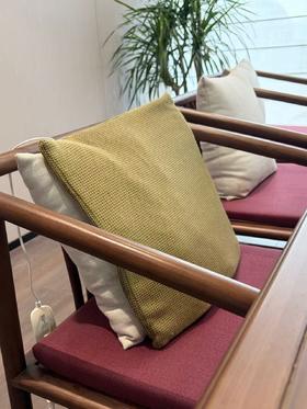 【盐掌柜新一代针织艾灸加热坐垫】来自小米生态链和遥遥领先的代工厂🏭暖臀+暖腹+暖足，一垫搞定~ 外层升级针织面料，柔软亲肤不闷汗 内含200g纯艾绒内胆 