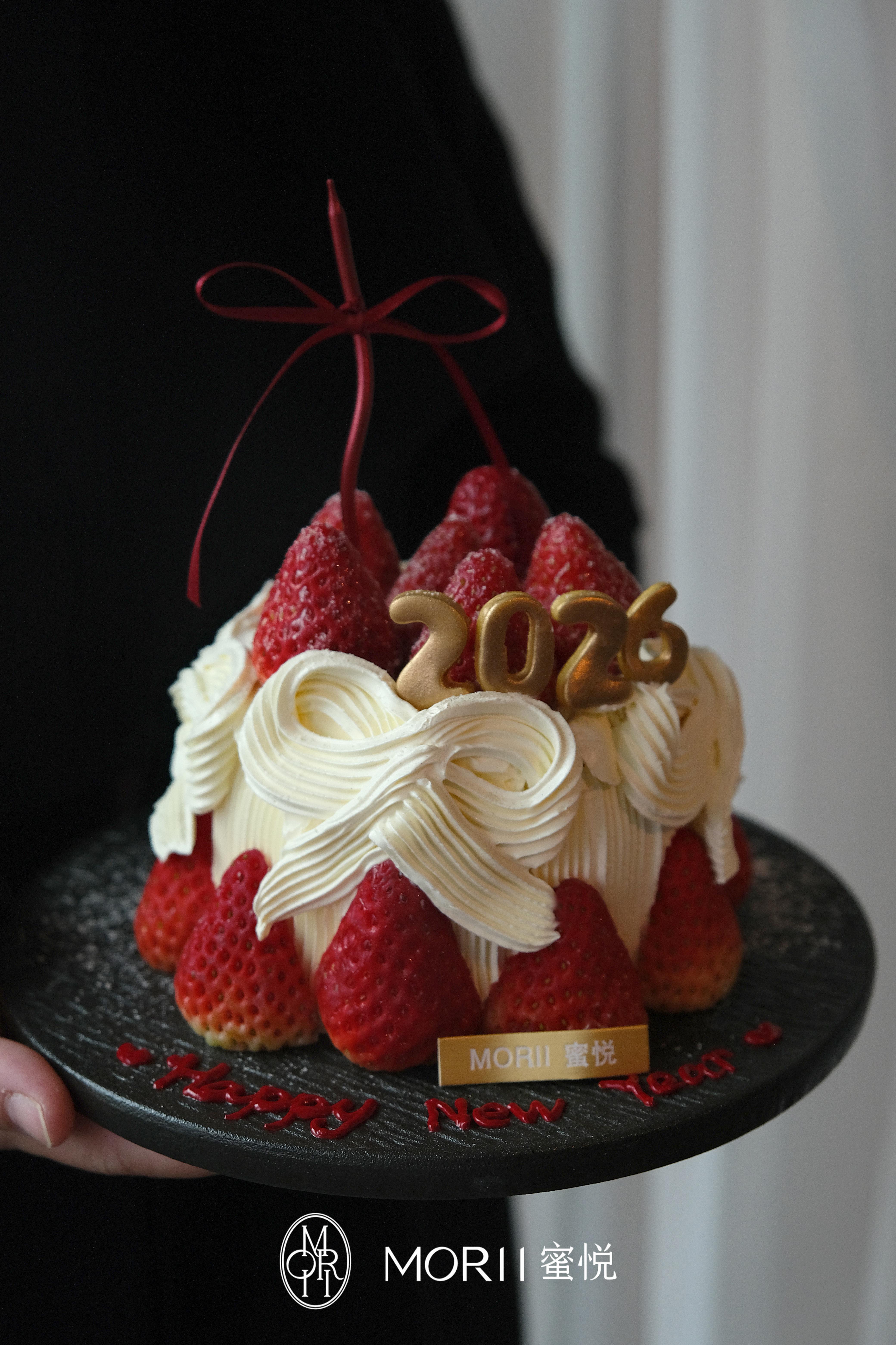 【鎏金莓满】2026新年蝴蝶结草莓蛋糕（提前2天预定）