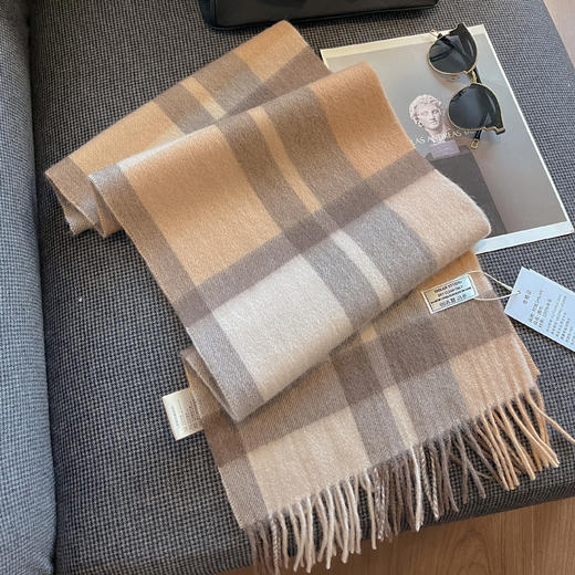 新年跨年礼【100%澳洲羊毛英伦风围巾礼盒】温暖与仪式感双重馈赠 100%柔软羊毛 内缝金标 8个花色盲选不踩雷 商品图5