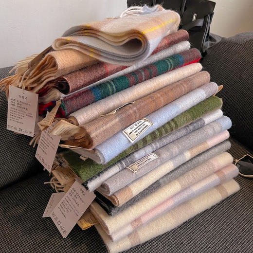 新年跨年礼【100%澳洲羊毛英伦风围巾礼盒】温暖与仪式感双重馈赠 100%柔软羊毛 内缝金标 8个花色盲选不踩雷 商品图0