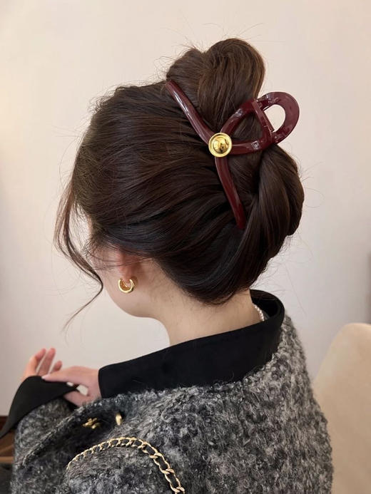 直发 新年款红色系 一家高端品的抓夹系列 商品图6