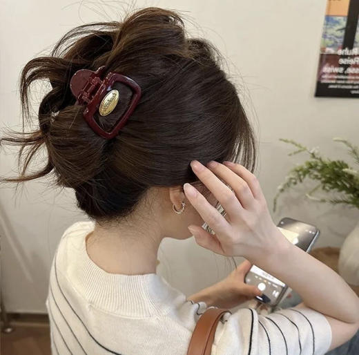 直发 新年款红色系 一家高端品的抓夹系列 商品图10