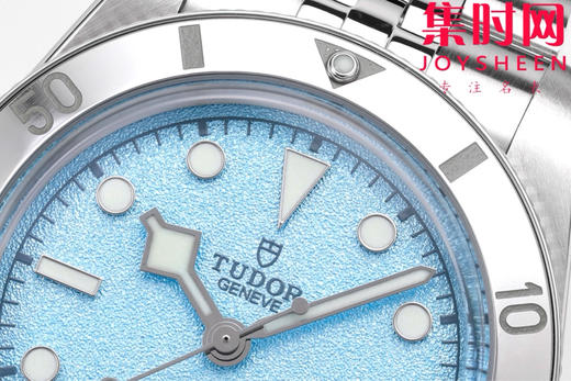 时光铸经典，腕间藏锋芒— ZF帝舵 帝陀碧湾54型系列M79000 男士腕表 表径37mm 小手腕福音 湖水蓝 蒂芙尼蓝盘 商品图3